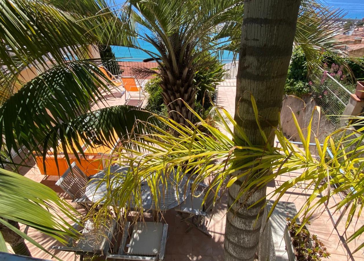 Villa L'Ensoleillee Vue Panoramique Mer, 250 M De La Plage Et Du Centre Ville ม็องตง ภายนอก รูปภาพ