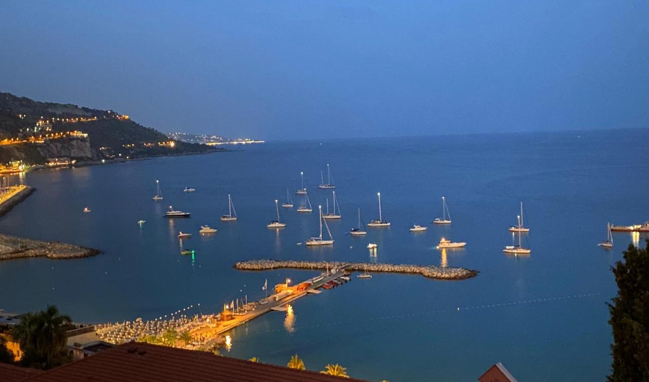 Villa L'Ensoleillee Vue Panoramique Mer, 250 M De La Plage Et Du Centre Ville ม็องตง ภายนอก รูปภาพ