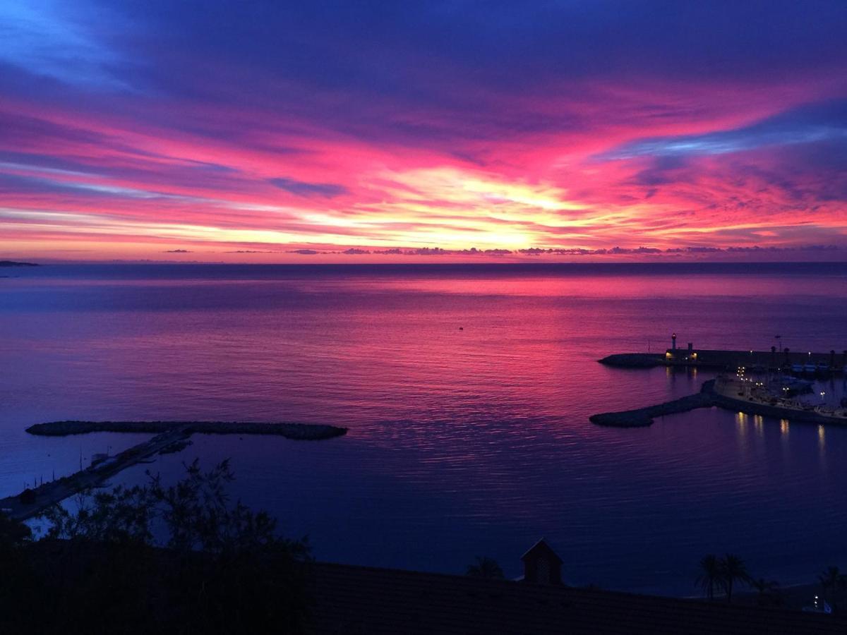 Villa L'Ensoleillee Vue Panoramique Mer, 250 M De La Plage Et Du Centre Ville ม็องตง ภายนอก รูปภาพ